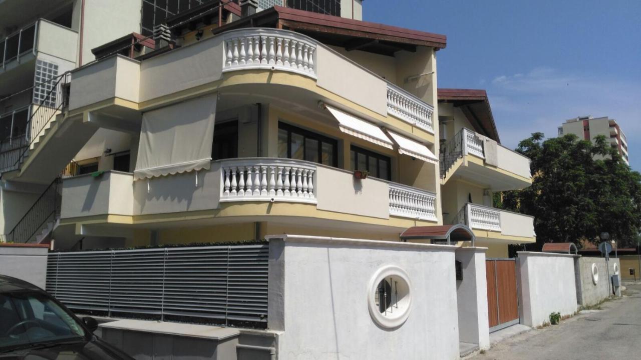 Villa Annamaria Montesilvano Bagian luar foto